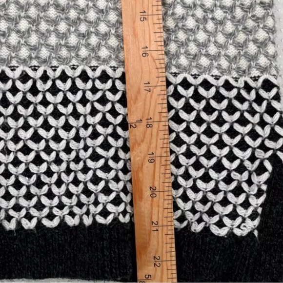 Madewell Women's XS Geo-Block Crewneck Pullover Sweater Gray White Black - Picture 3 of 5